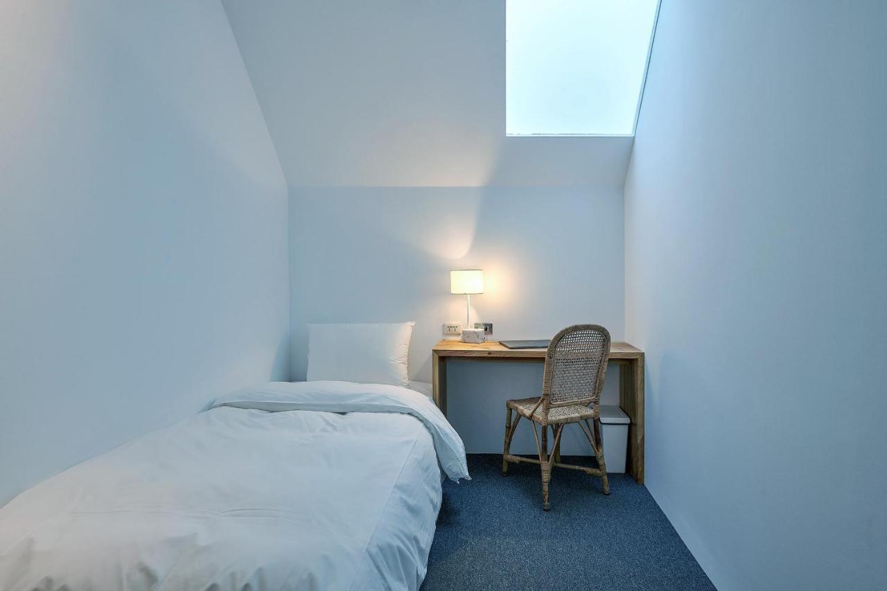 Star Hostel Taichung Parklane Exterior photo
